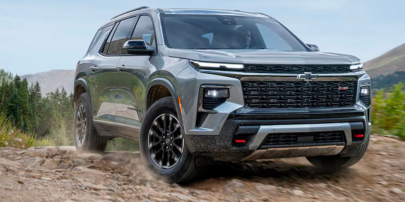 A 2025 Chevrolet Traverse kicking up dirt in Bakersfield, CA 