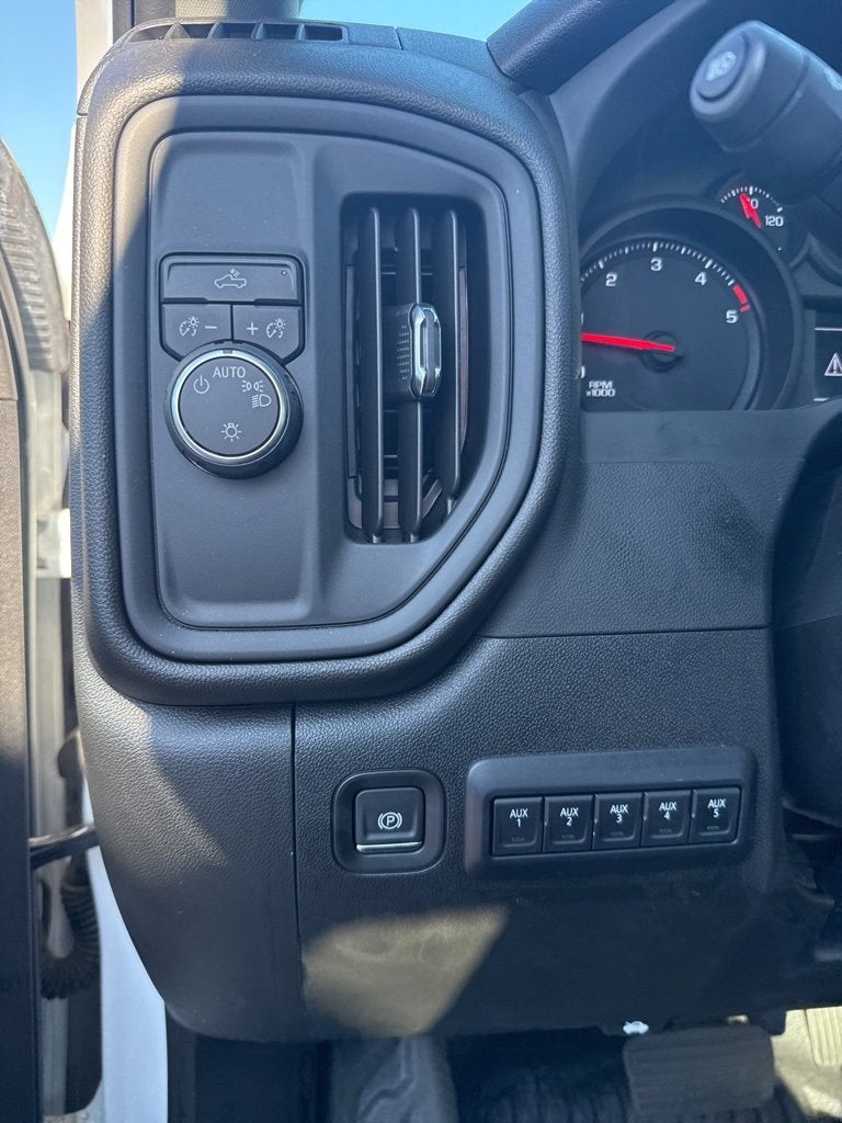 2025 Chevrolet Silverado 3500 HD Chassis Cab Work Truck