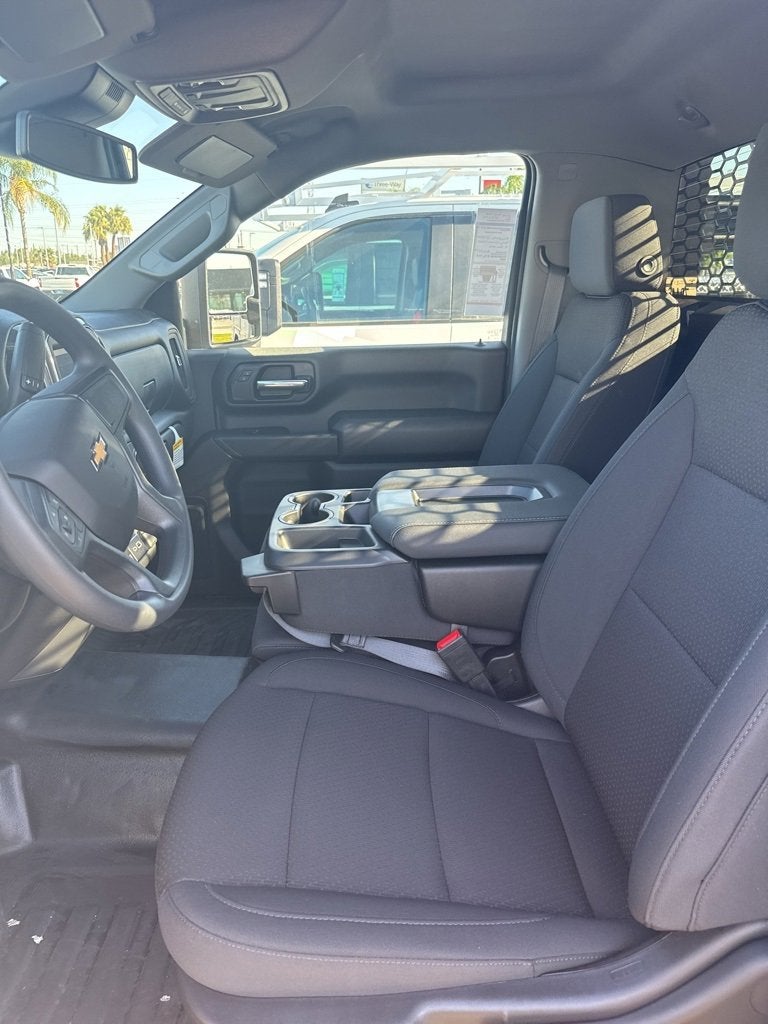 2025 Chevrolet Silverado 3500 HD Chassis Cab Work Truck