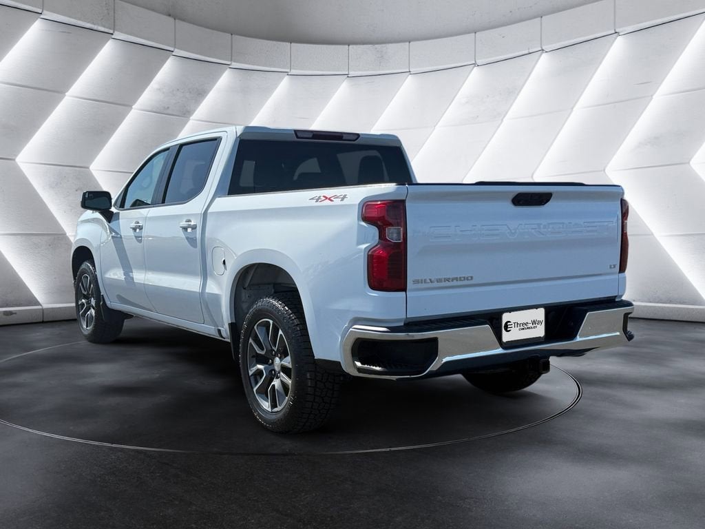 2022 Chevrolet Silverado 1500 LT - Photo 3
