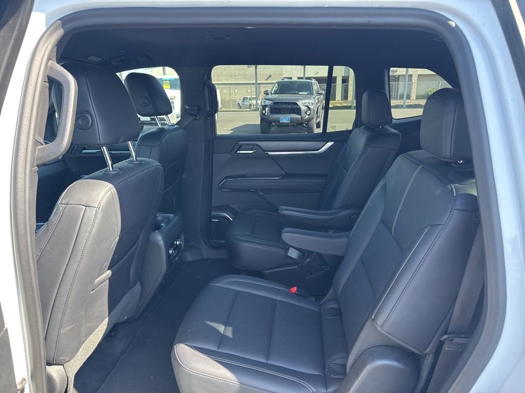 2024 GMC Acadia Elevation
