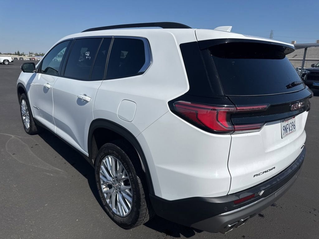 2024 GMC Acadia Elevation