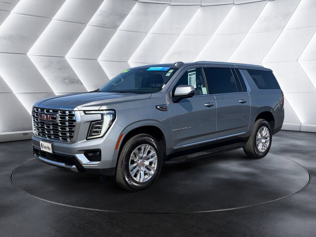 2025 GMC Yukon Denali AWD's photo