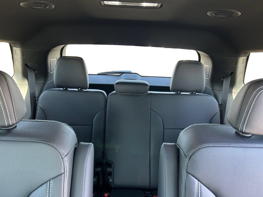 2027 Chevrolet Traverse LT - Photo 16
