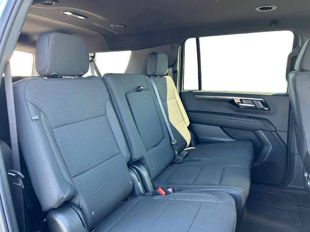 2027 Chevrolet Suburban LS