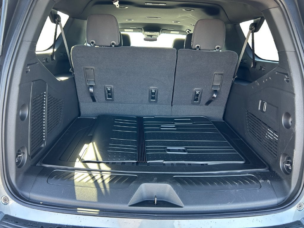 2027 Chevrolet Suburban LS