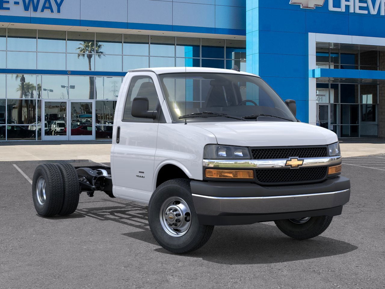 2025 Chevrolet Express Cutaway 3500 1WT