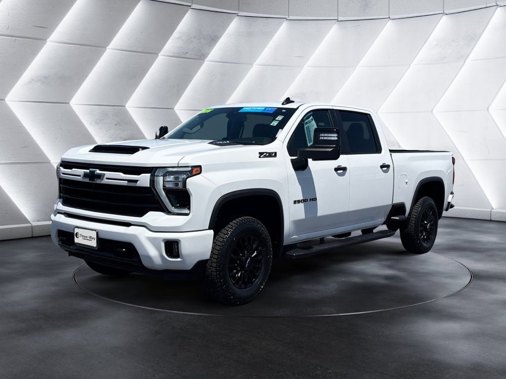2024 Chevrolet Silverado HD LT 4WD Crew Cab Standard Box's photo