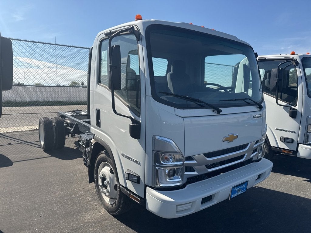 2024 Chevrolet Low Cab Forward 4500 Base
