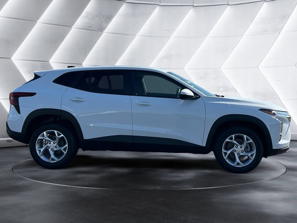 2026 Chevrolet Trax LS - Photo 6