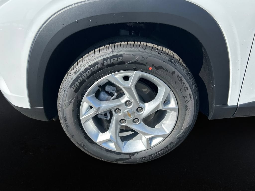 2026 Chevrolet Trax LS - Photo 9