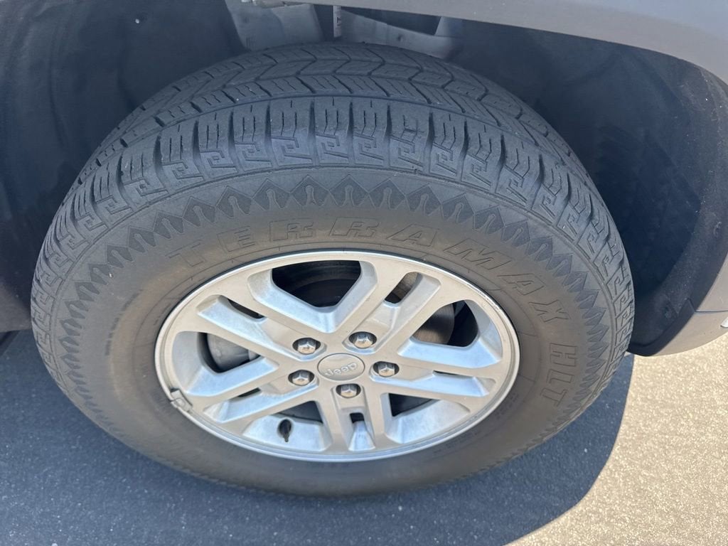 2024 Jeep Grand Cherokee Laredo