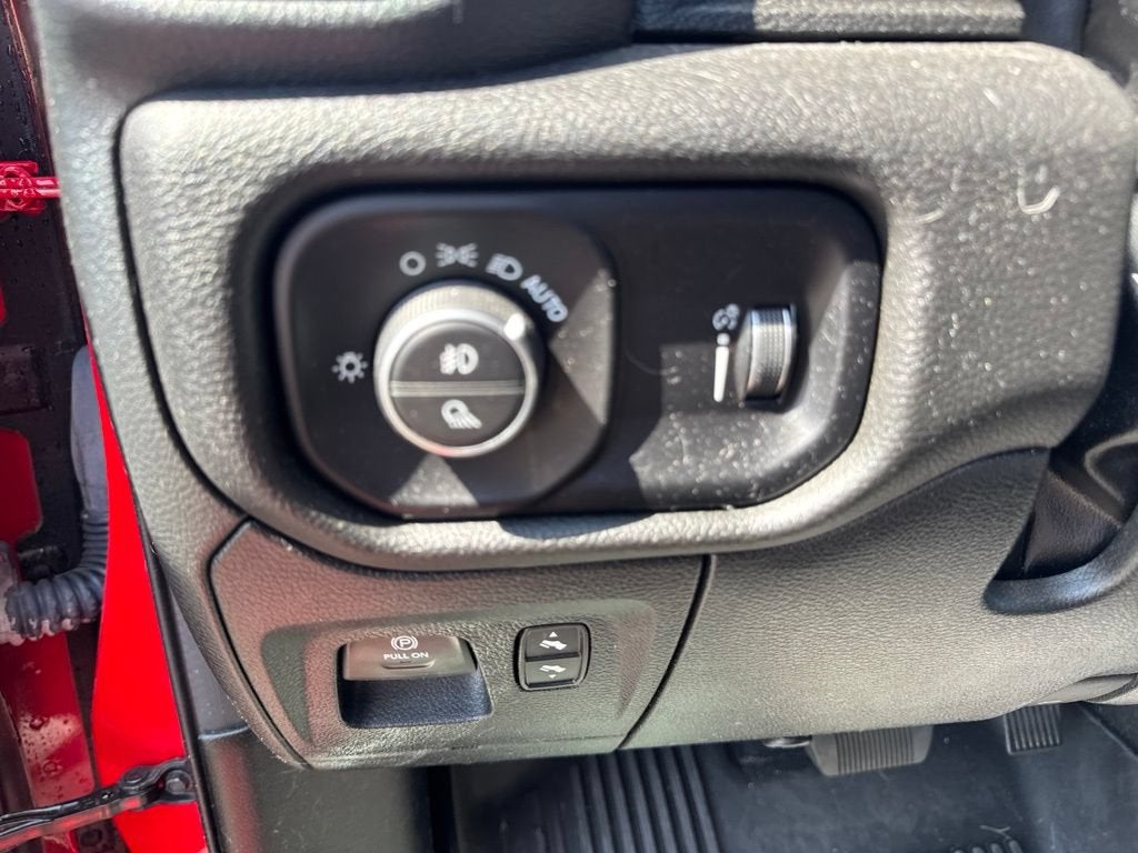 2023 RAM 1500 Big Horn Crew Cab 4x4 5'7" Box