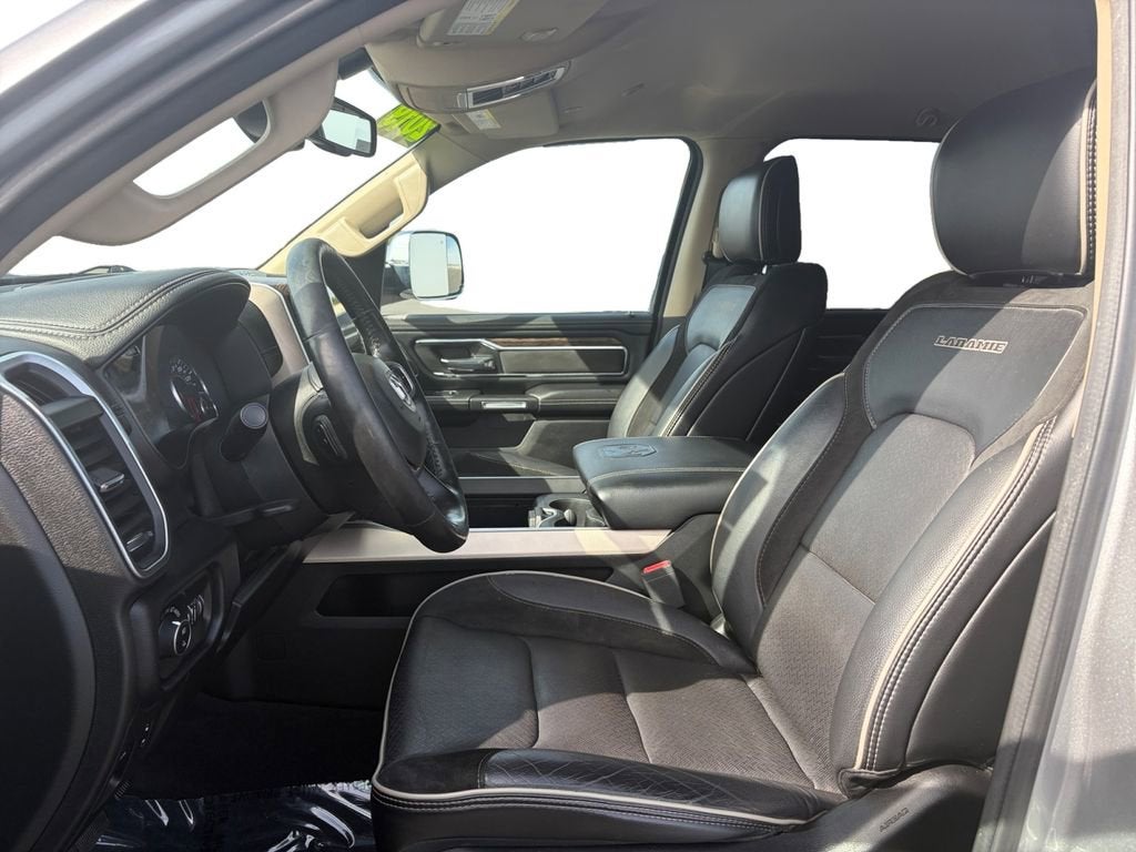 2019 RAM 1500 Laramie Crew Cab 4x4 5'7" Box