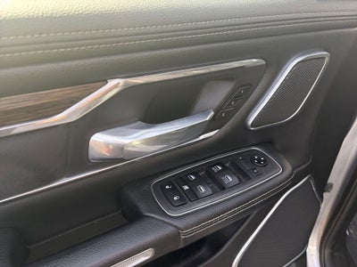 2019 RAM 1500 Laramie Crew Cab 4x4 5'7" Box