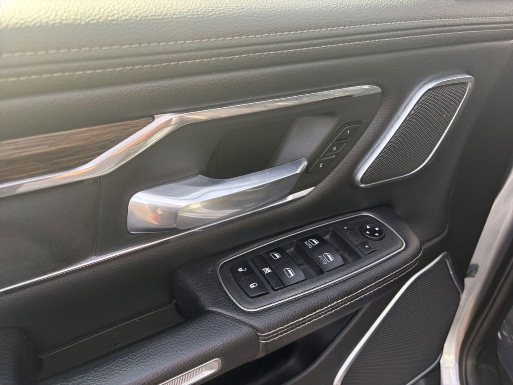 2019 RAM 1500 Laramie Crew Cab 4x4 5'7" Box