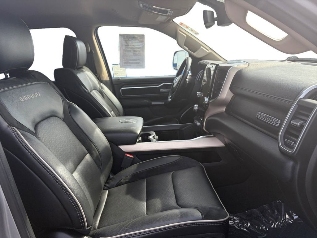 2019 RAM 1500 Laramie Crew Cab 4x4 5'7" Box