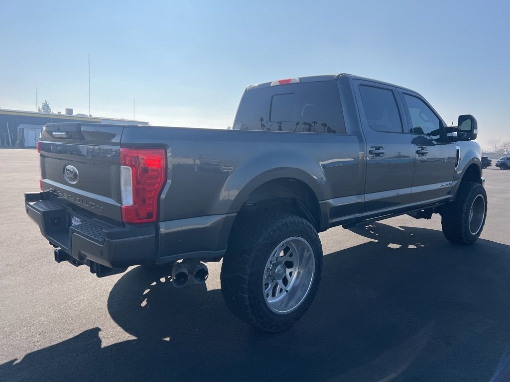 2017 Ford Super Duty F-250 SRW Lariat
