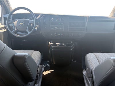 2025 Chevrolet Express Passenger 1LT