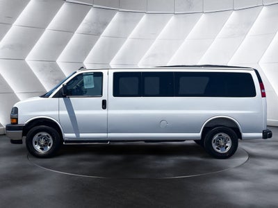 2025 Chevrolet Express Passenger 1LT