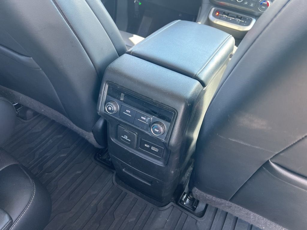 2020 GMC Acadia SLT