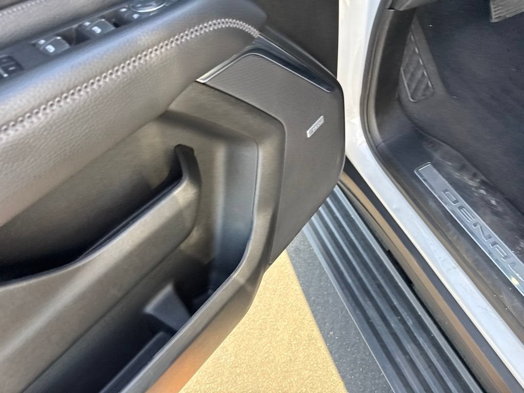 2023 GMC Yukon Denali - Photo 26
