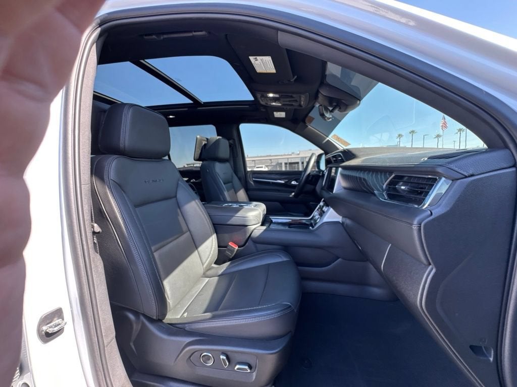 2023 GMC Yukon Denali - Photo 43