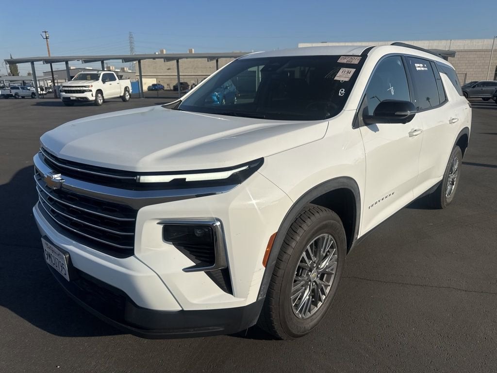 2024 Chevrolet Traverse LT