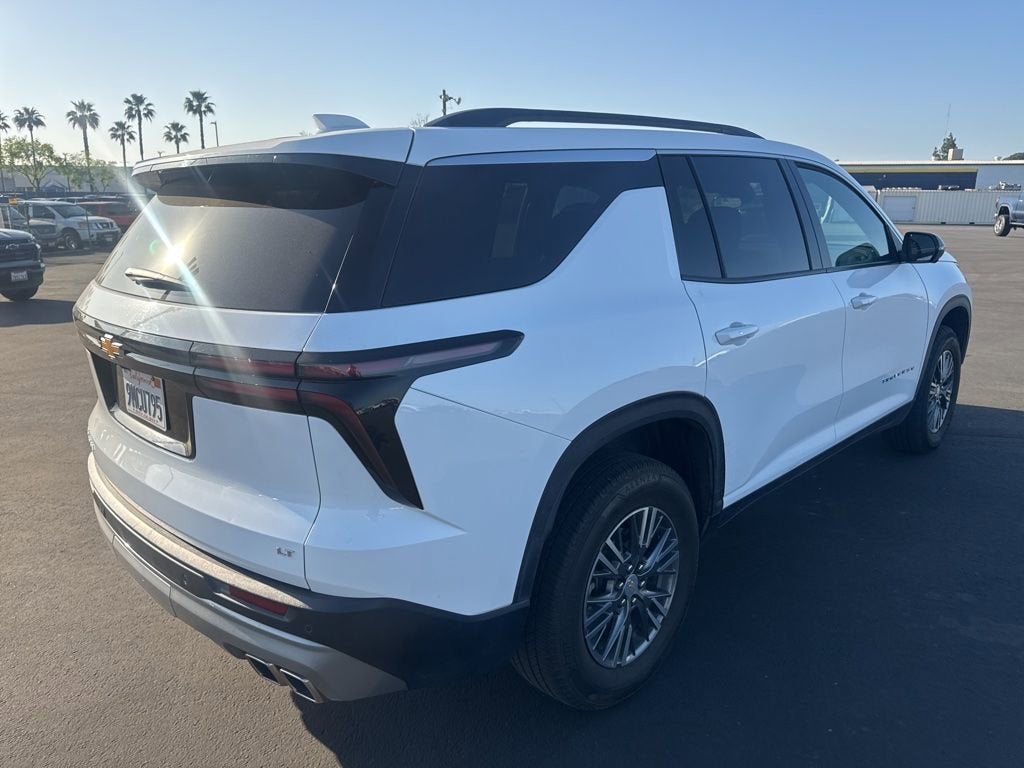 2024 Chevrolet Traverse LT