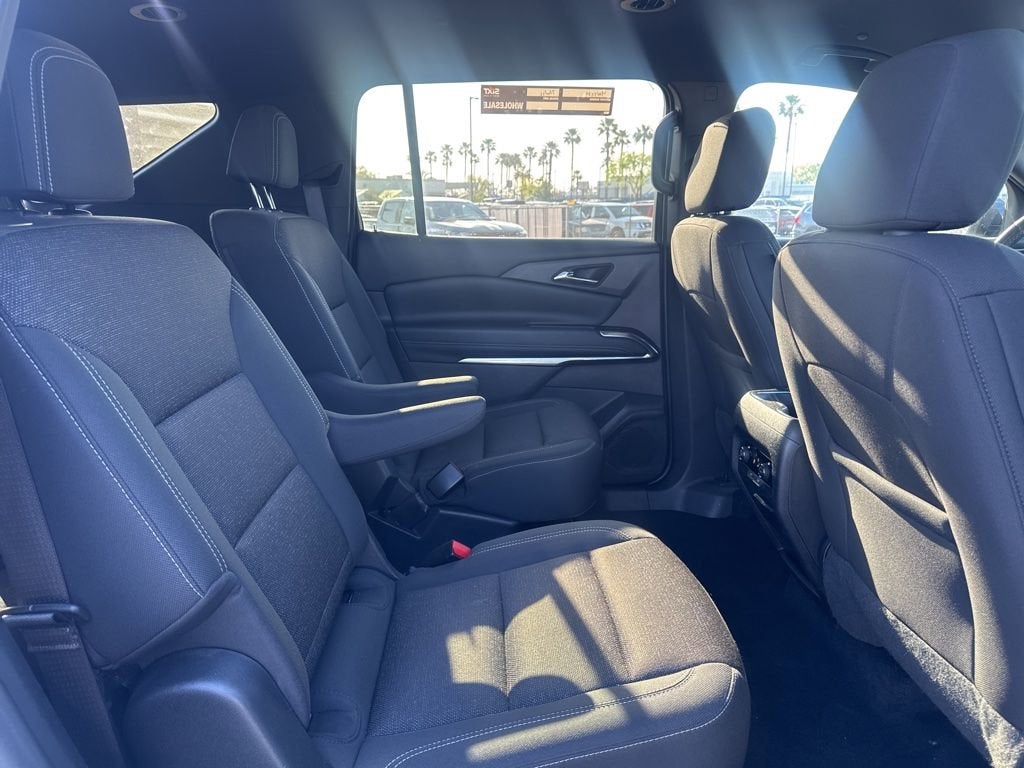 2024 Chevrolet Traverse LT