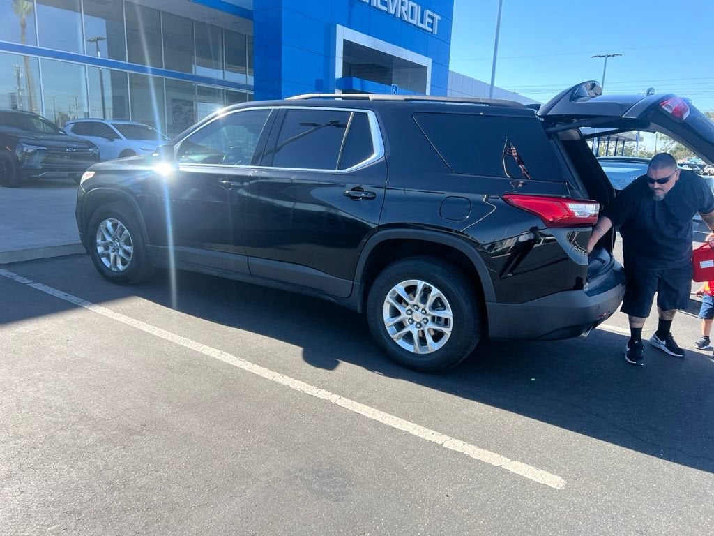 2021 Chevrolet Traverse LT Cloth