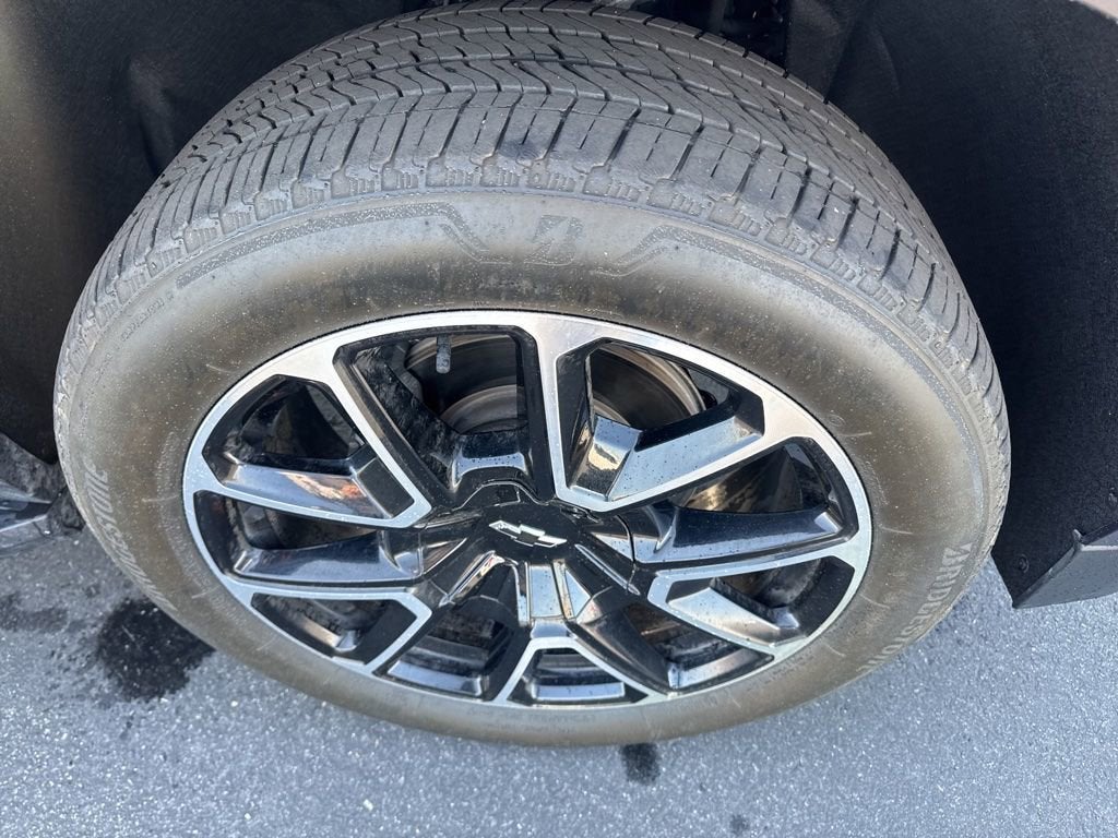 2023 Chevrolet Suburban RST