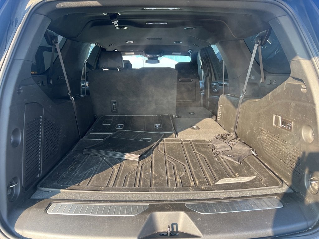 2023 Chevrolet Suburban RST