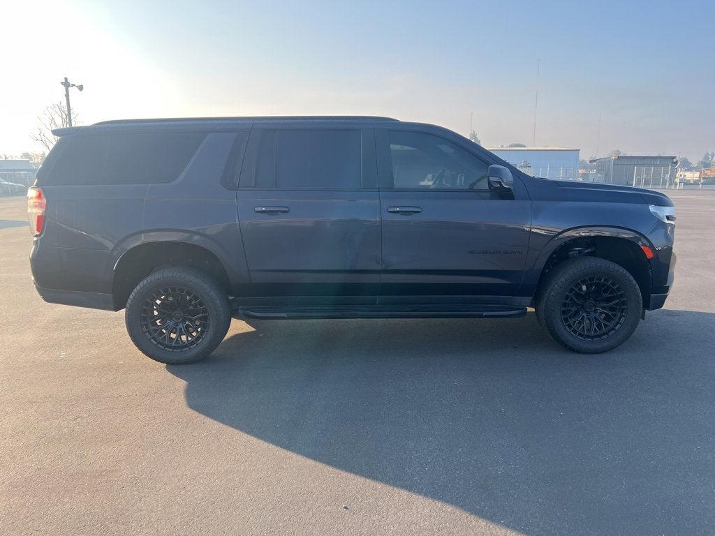 2023 Chevrolet Suburban RST
