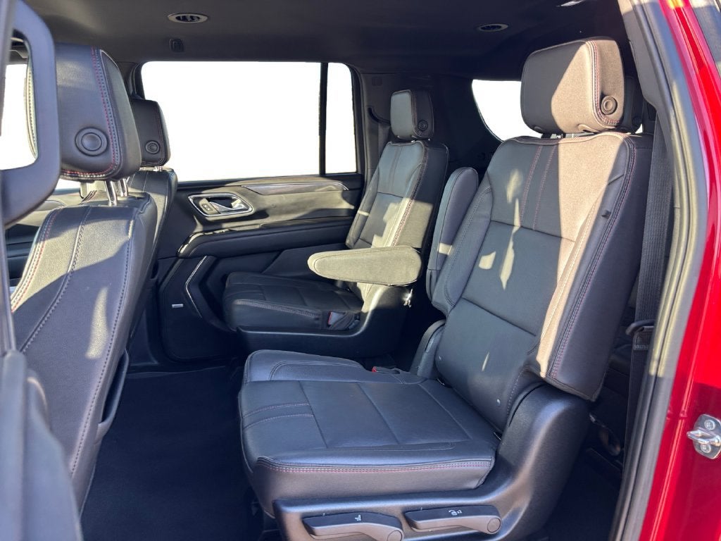 2023 Chevrolet Suburban RST - Photo 16