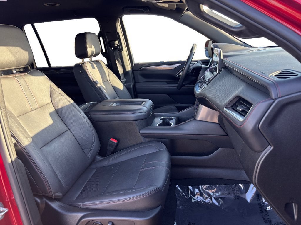 2023 Chevrolet Suburban RST - Photo 17