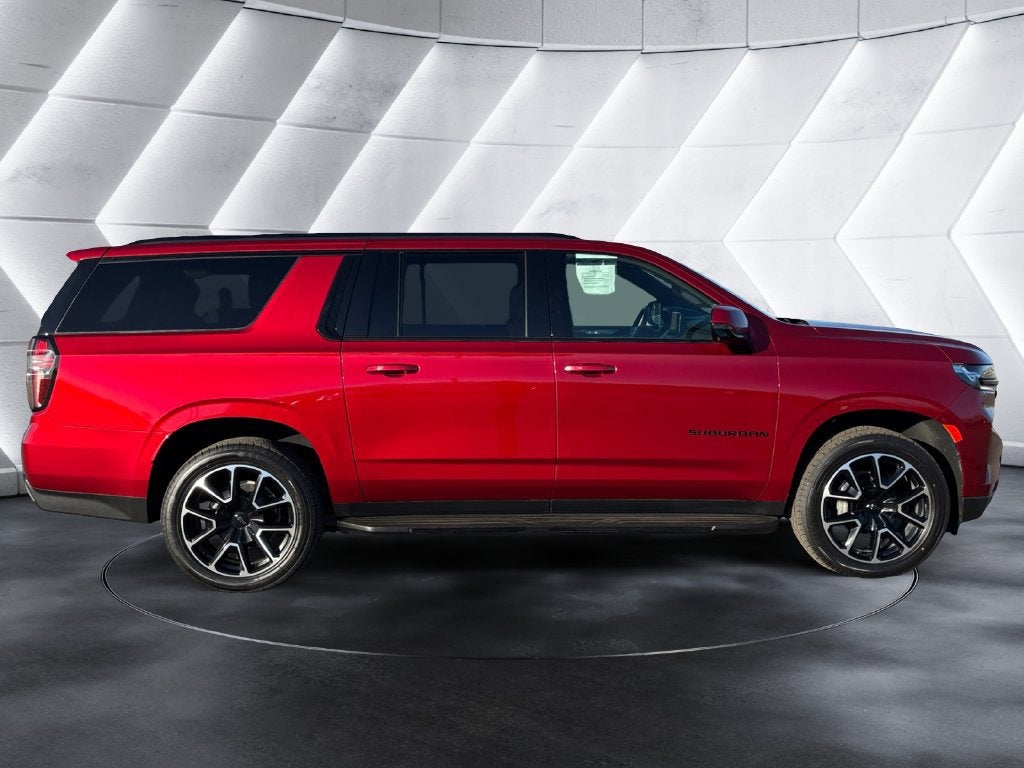2023 Chevrolet Suburban RST - Photo 6