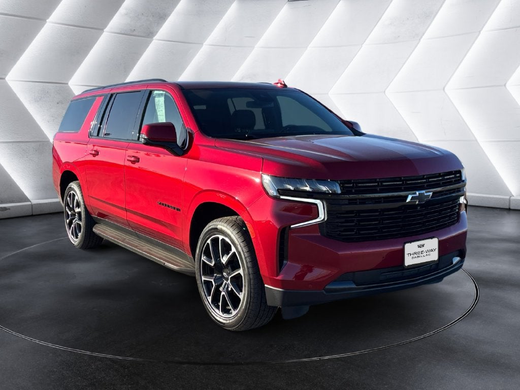 2023 Chevrolet Suburban RST - Photo 7