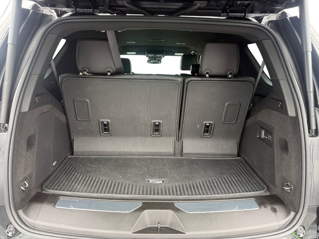 2025 Cadillac Escalade Luxury