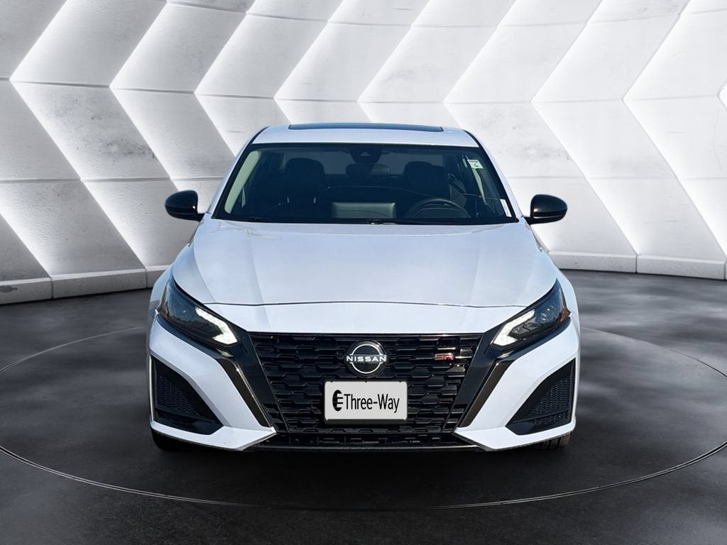 2023 Nissan Altima SR - Photo 8