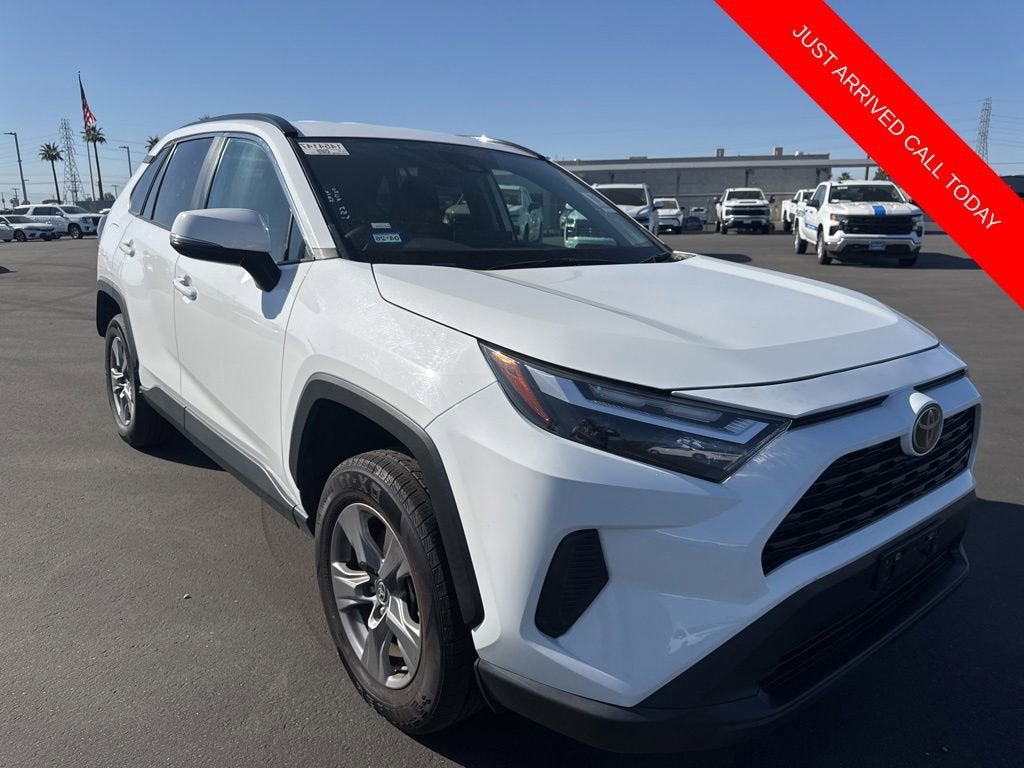 2024 Toyota RAV4 XLE FWD's photo