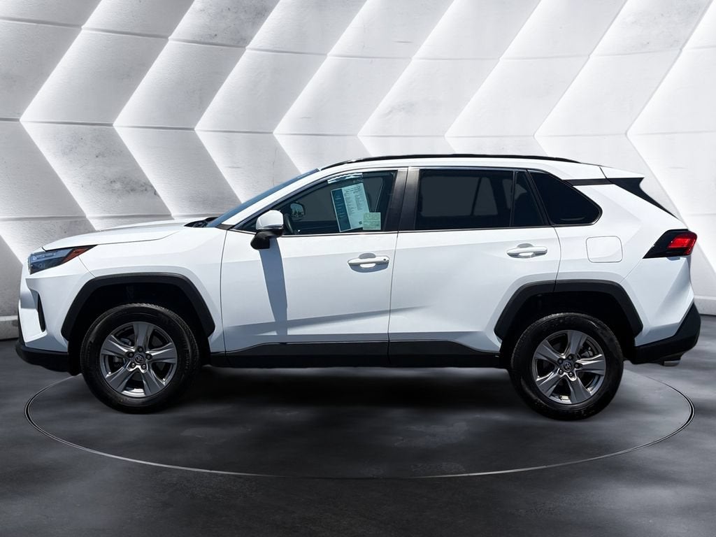 2024 Toyota RAV4 XLE - Photo 2