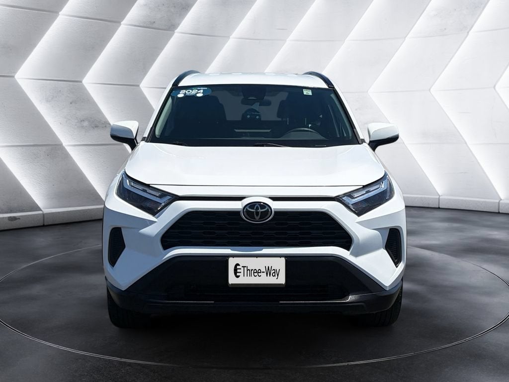 2024 Toyota RAV4 XLE - Photo 8