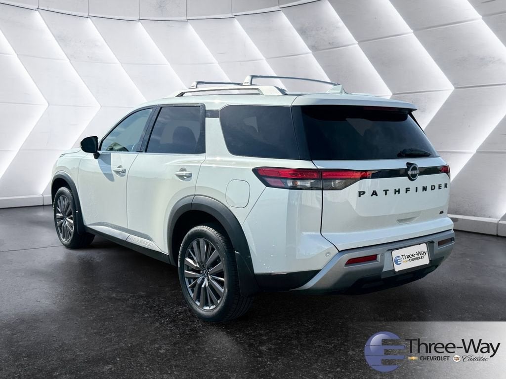 2023 Nissan Pathfinder SL