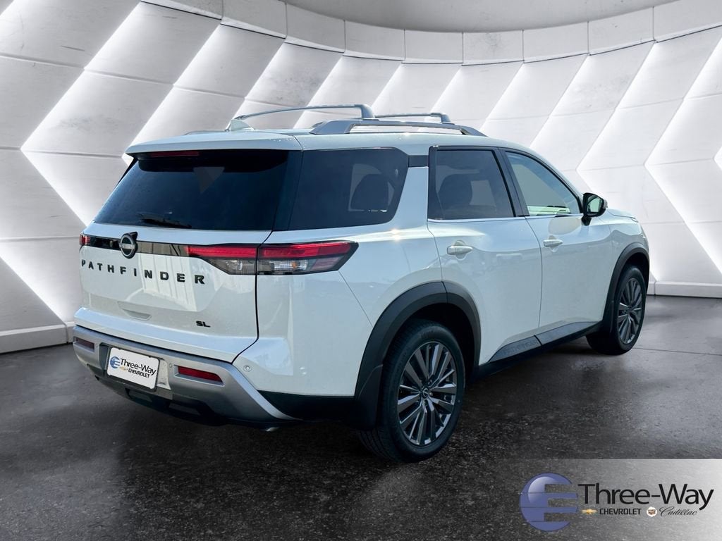 2023 Nissan Pathfinder SL