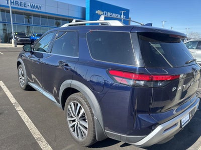 2022 Nissan Pathfinder Platinum