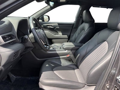 2025 Toyota Highlander LE
