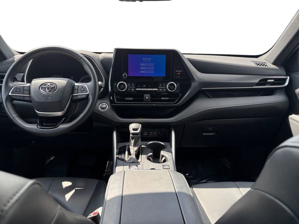 2025 Toyota Highlander LE