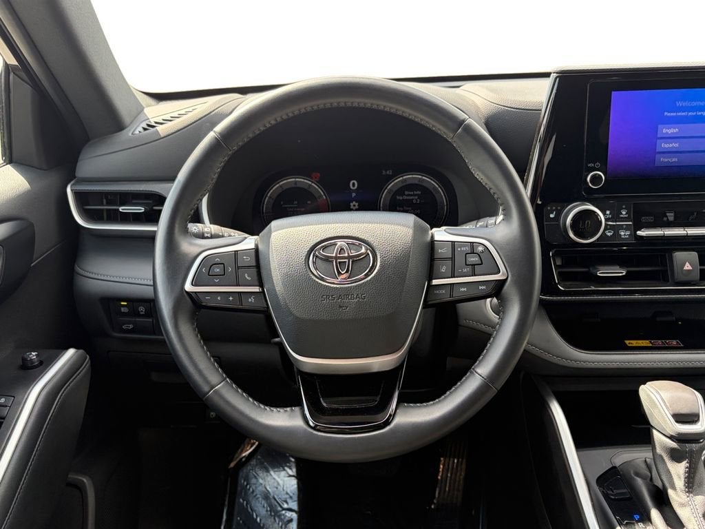 2025 Toyota Highlander LE