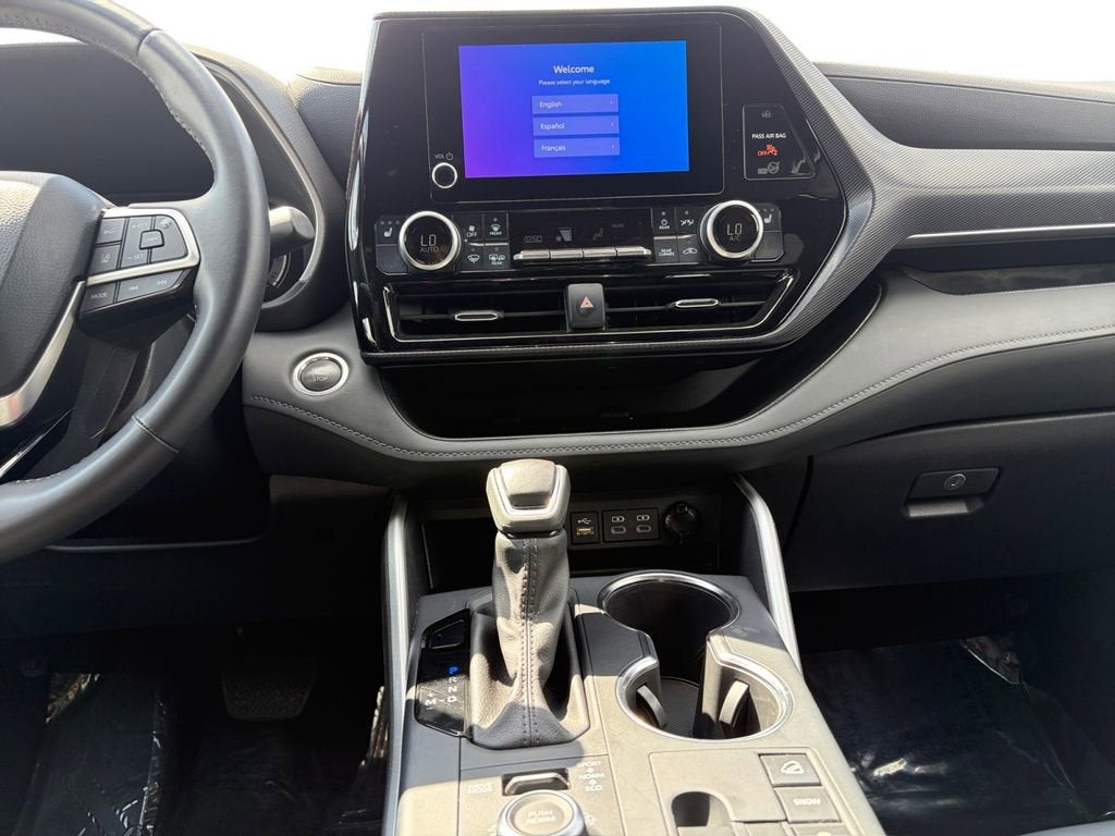 2025 Toyota Highlander LE